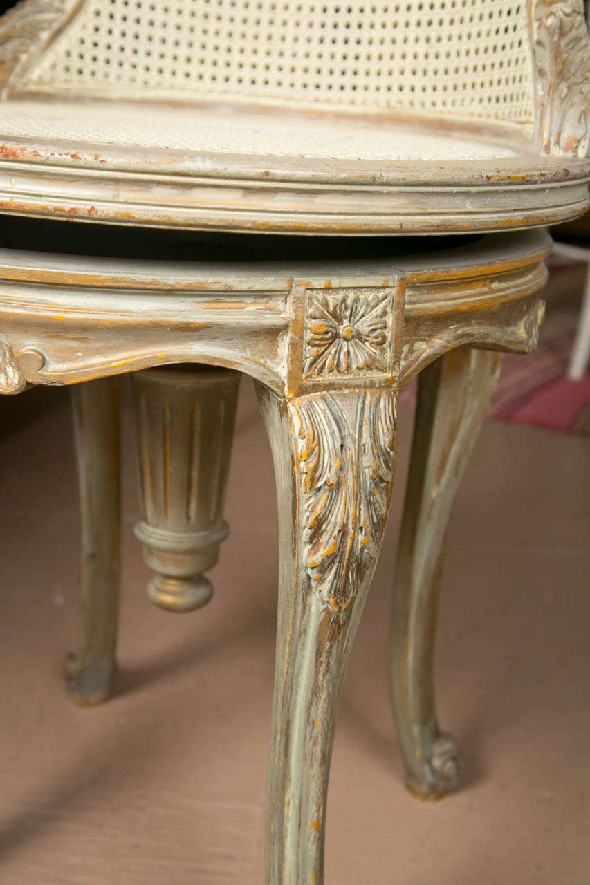 A Louis XV Style Maison Jansen Swivel Stool In Good Condition In Stamford, CT