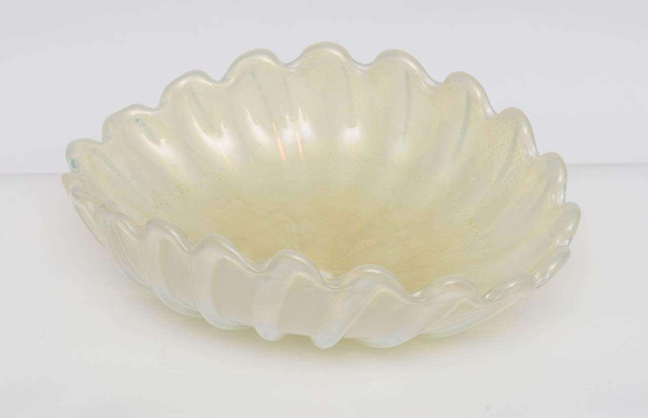 Ercole Barovier heavy-weight handblown Murano glass centerpiece shell bowl filled with aventurine and scalloped rim. Beautiful!