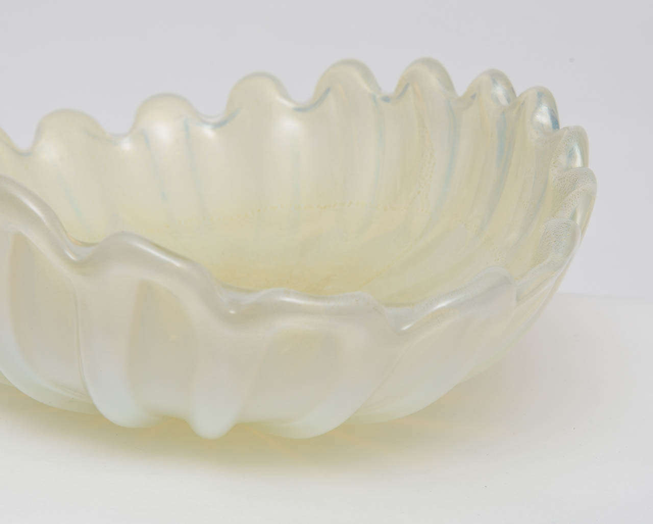 Ercole Barovier Handblown Murano Glass Scalloped Centerpiece Shell Bowl 1