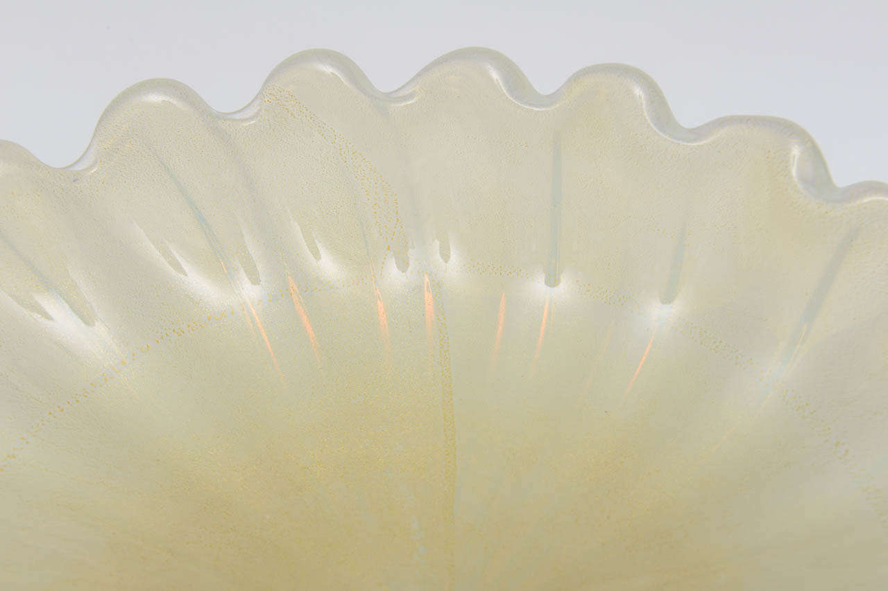 Ercole Barovier Handblown Murano Glass Scalloped Centerpiece Shell Bowl 2