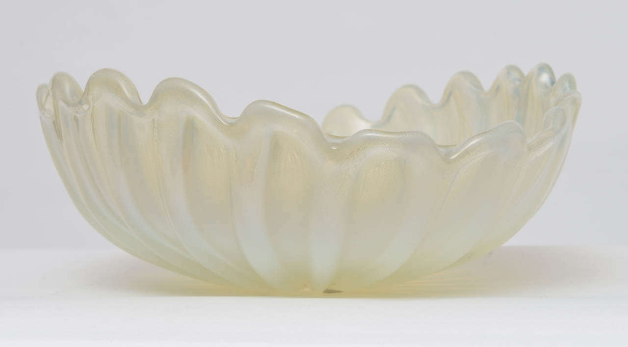 Ercole Barovier Handblown Murano Glass Scalloped Centerpiece Shell Bowl 3