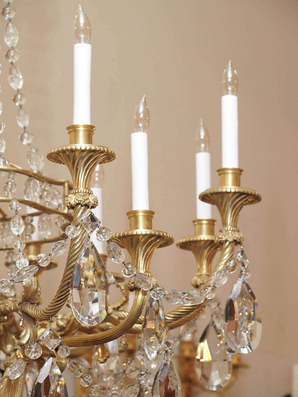 Antique French Crystal and Fine Ormolu Chandelier, circa 1890s 2