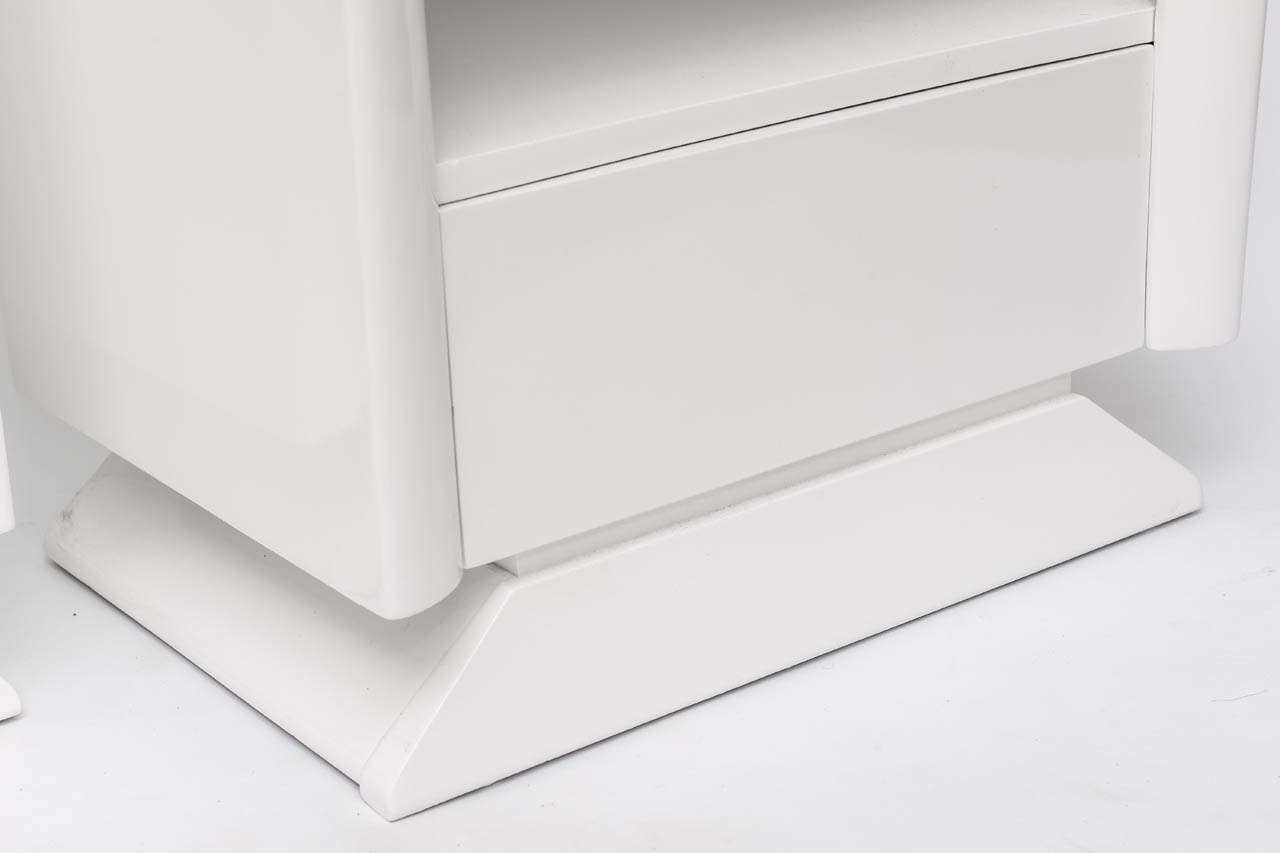 Pair of Mid Century Modern 1960's White Lacquered Bedside Tables 1