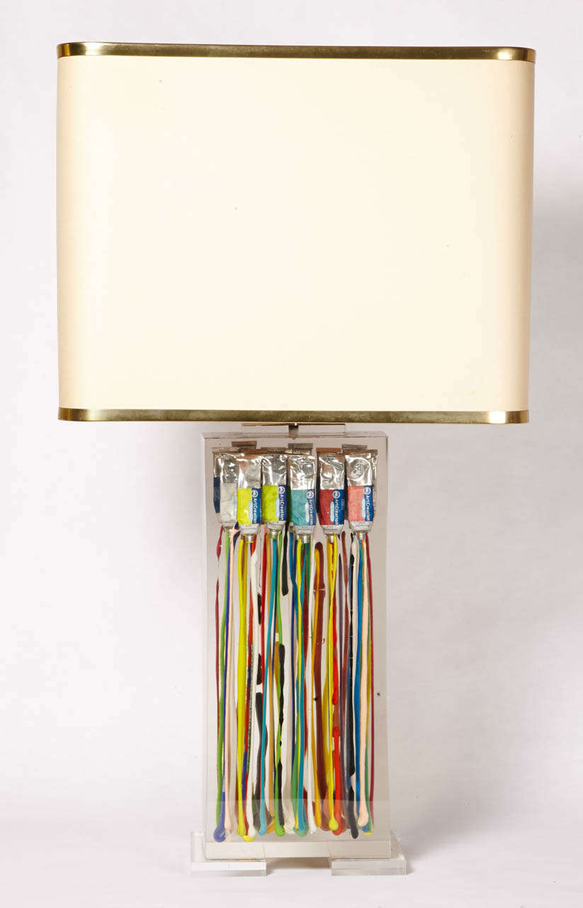 Fantastique paire de lampes avec tubes de peinture en inclusion,
vers les années 1970.