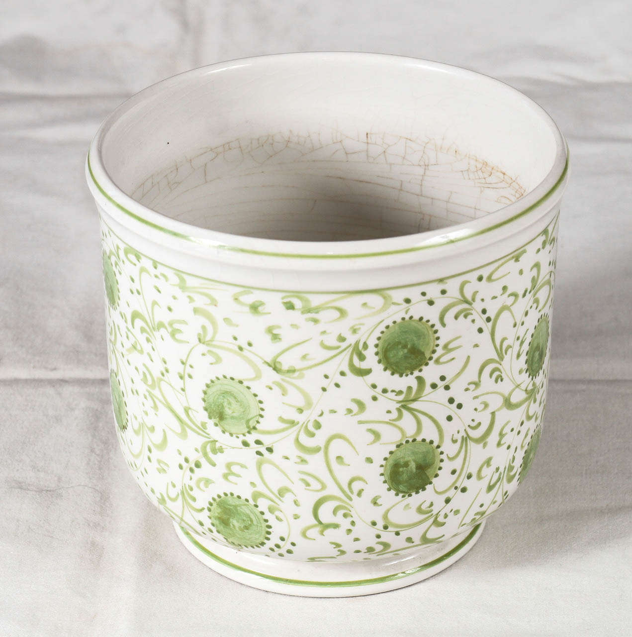 Este Ceramiche green and white porcelain cachepot.  Made in Italy.