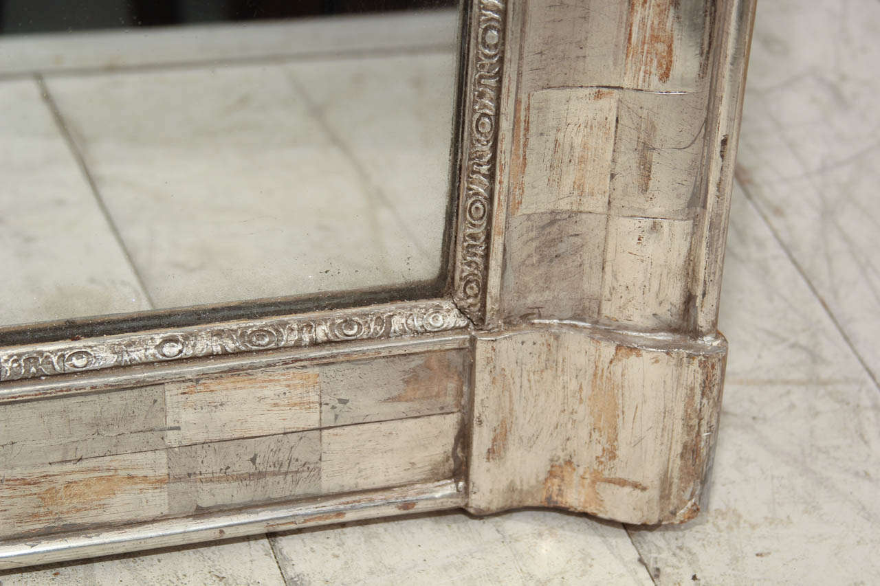 checkerboard silvergilt mirror In Distressed Condition In Seattle, WA