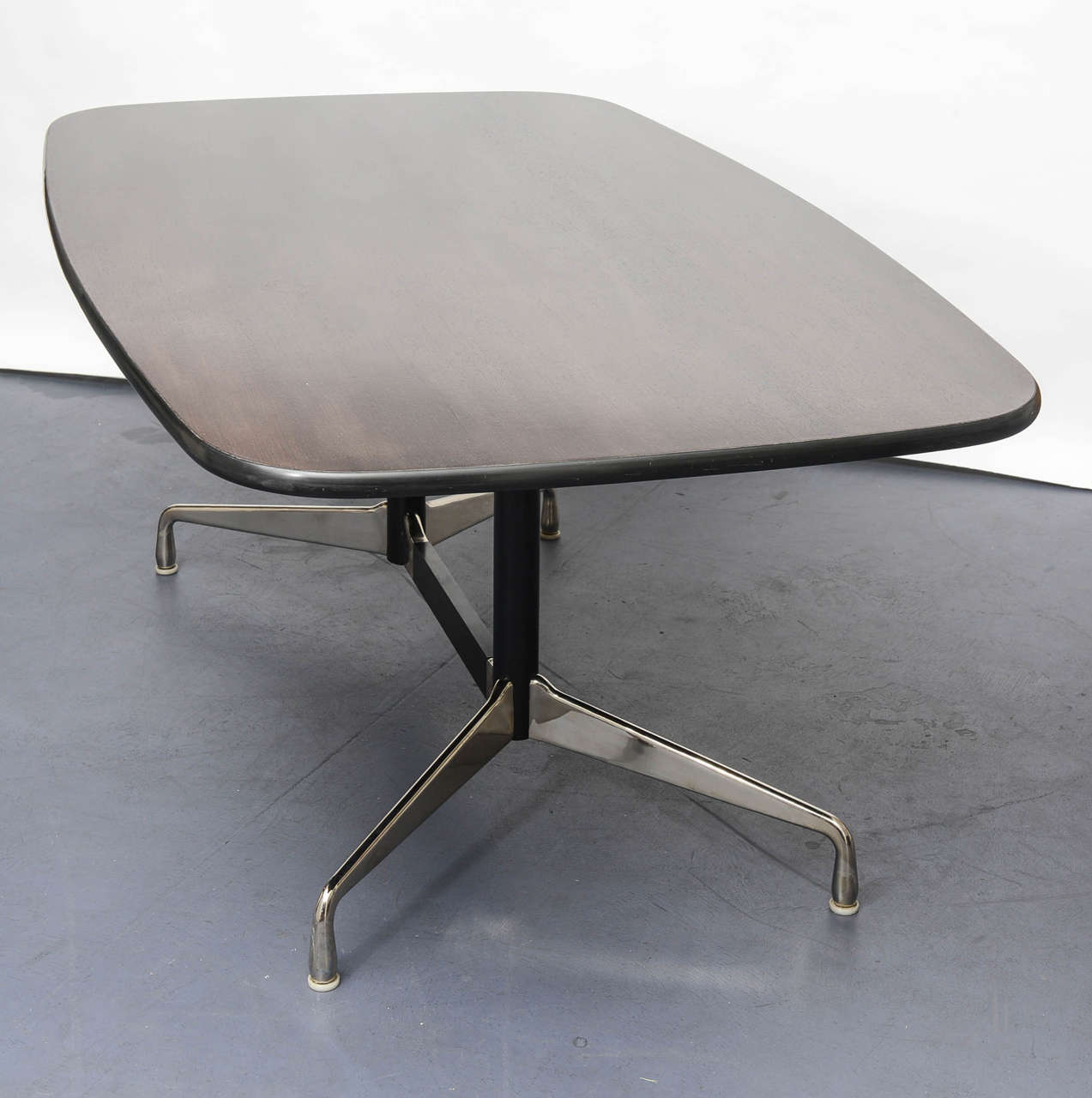 Herman Miller Konferenztisch (Buchenholz) im Angebot