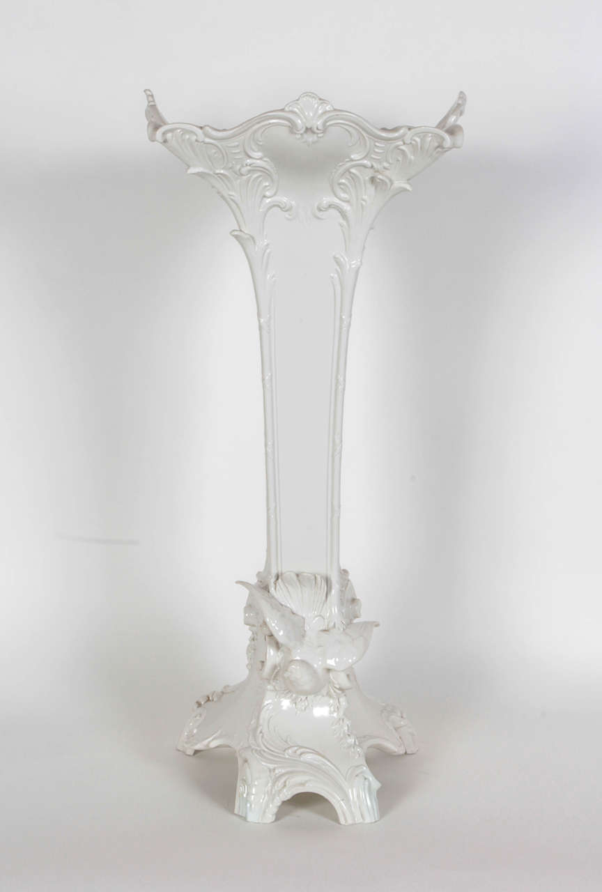 Grand vase en porcelaine Blanc de Chine Berlin Bon état - En vente à New York, NY