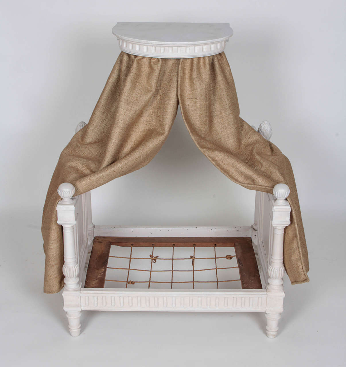 18th-Century French Dog Bed In Good Condition In New York, NY