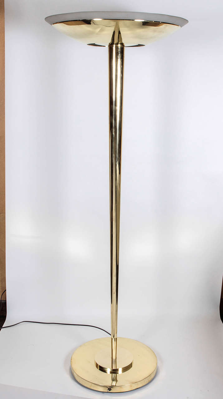 Conçue vers 1930, chaque lampe sur pied monumentale en laiton et en verre gravé à l'acide est marquée Perzel sur la base, près de l'interrupteur.  Une version chromée a été publiée dans le magazine français de design Chantiers en 1935.  Lorsqu'ils