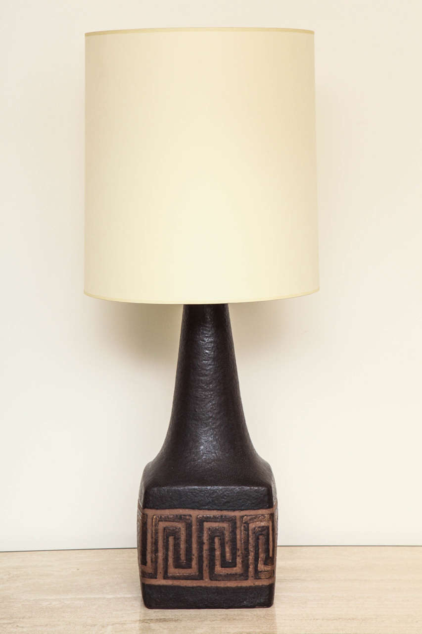 Large rough textured ceramic lamp with Greek key design detail with ivory parchment shade (15