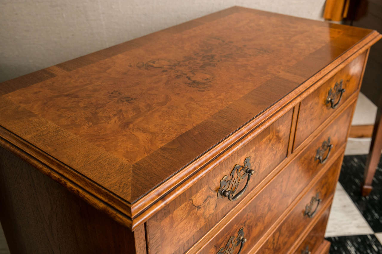 Georgian Five-Drawer Walnut Burl Chest of Drawers For Sale