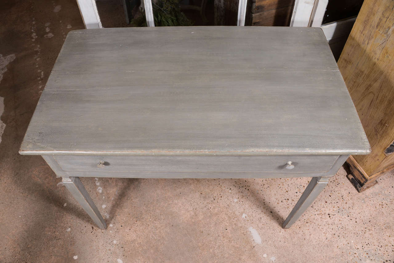 Painted 18th Century Table with Two Drawers In Excellent Condition In Houston, TX