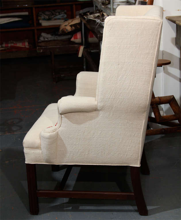 Small Wingback in Linen 2