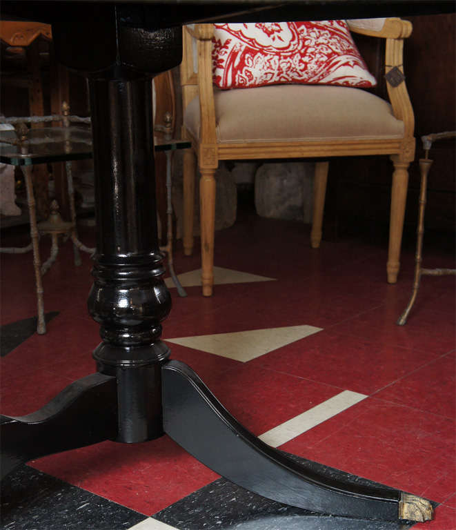 Black Lacquered Oval Dining Table In Excellent Condition In Sheffield, MA