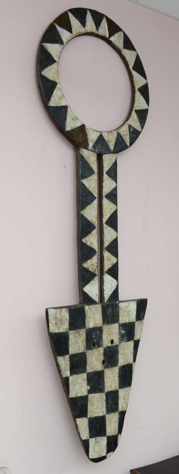 MALE COMPANION OF THE FEMALE HARVEST MASK
WELL USED CONDITION
PAINT IS DISTRESSED