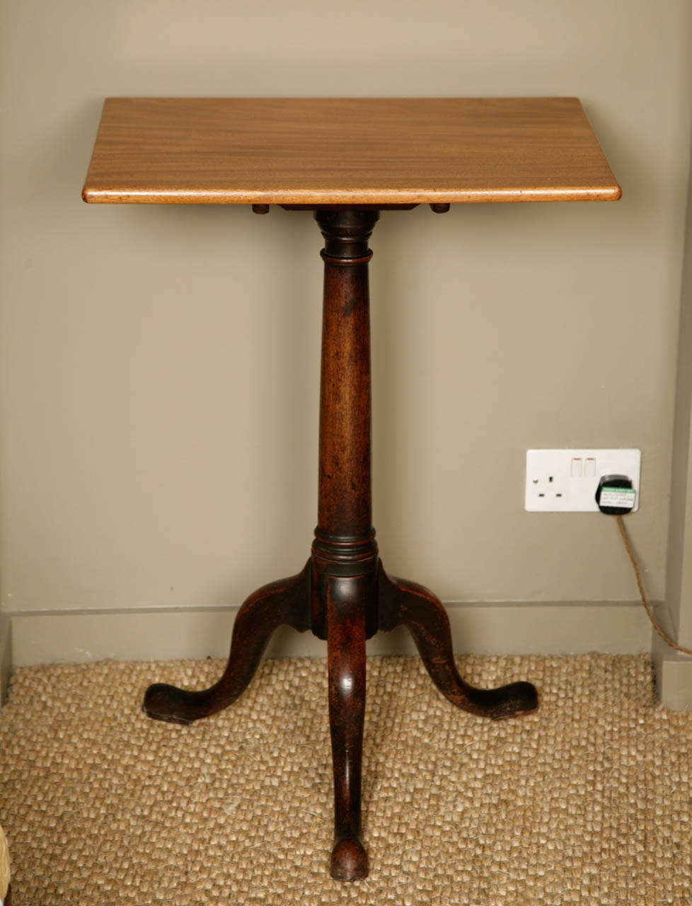 A Georgian Mahogany Tripod Lamp Table circa 1760