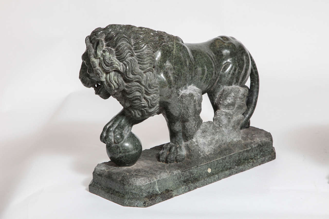 Pair of Large Verde Antico Marble Lions with Orbs by Pietro Simoni Da Barga In Excellent Condition In New York, NY