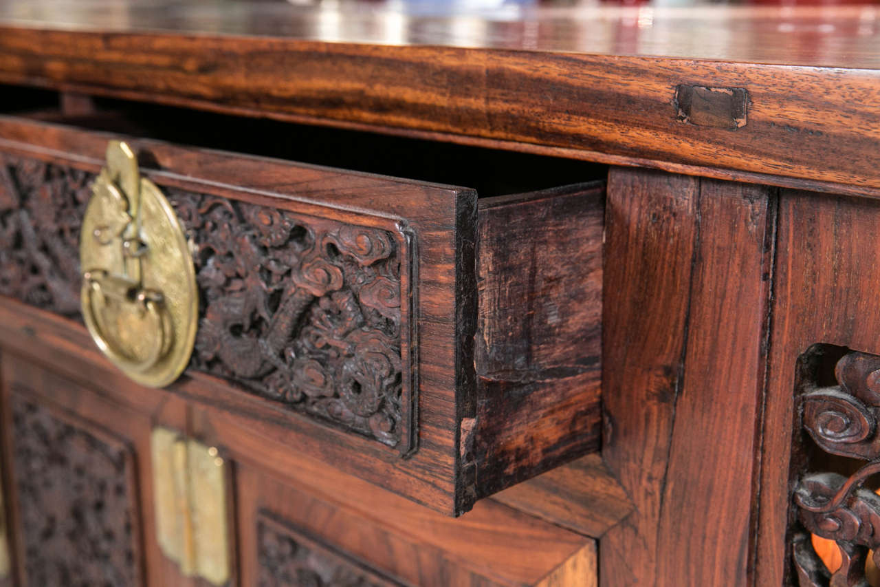 Antique Chinese Altar Table/ Coffer In Excellent Condition In Stamford, CT