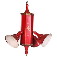 Orientalischer Anhänger oder Laterne aus rot lackiertem und vergoldetem Metall:: 1930