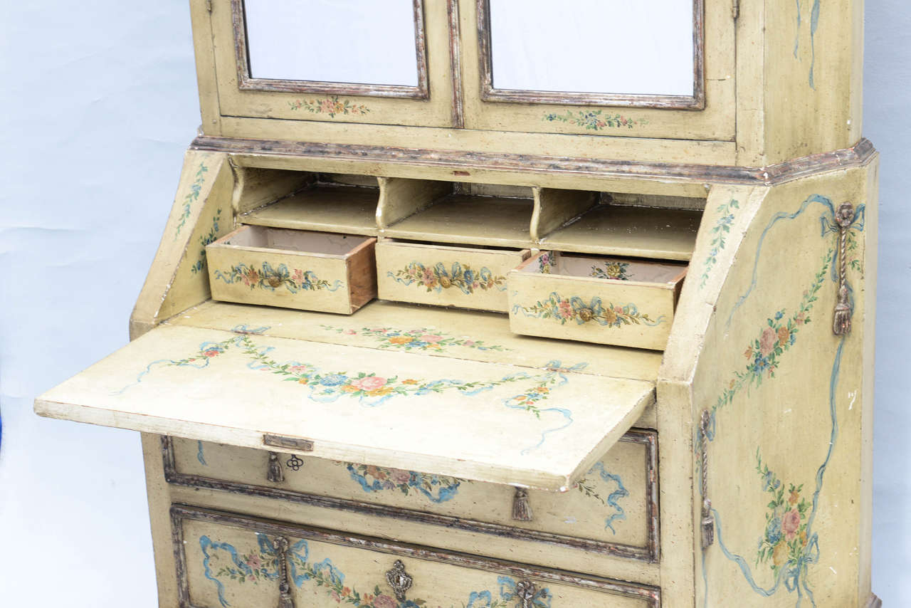 Fine Hand-Painted Venetian 19th Century Secretaire For Sale 3