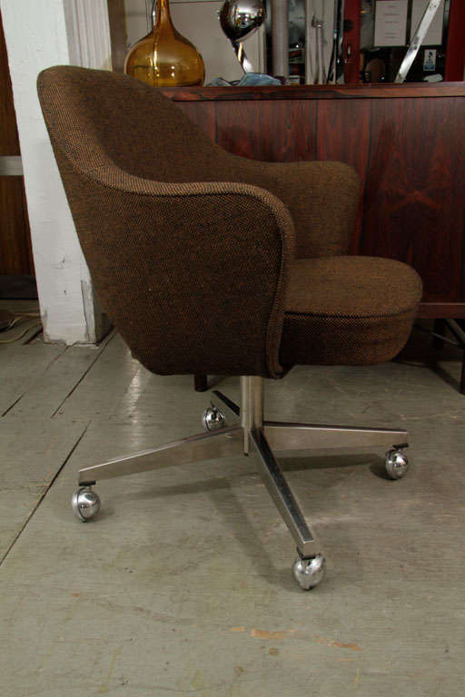 Late 20th Century Classic Saarinen Executive Chair on Casters