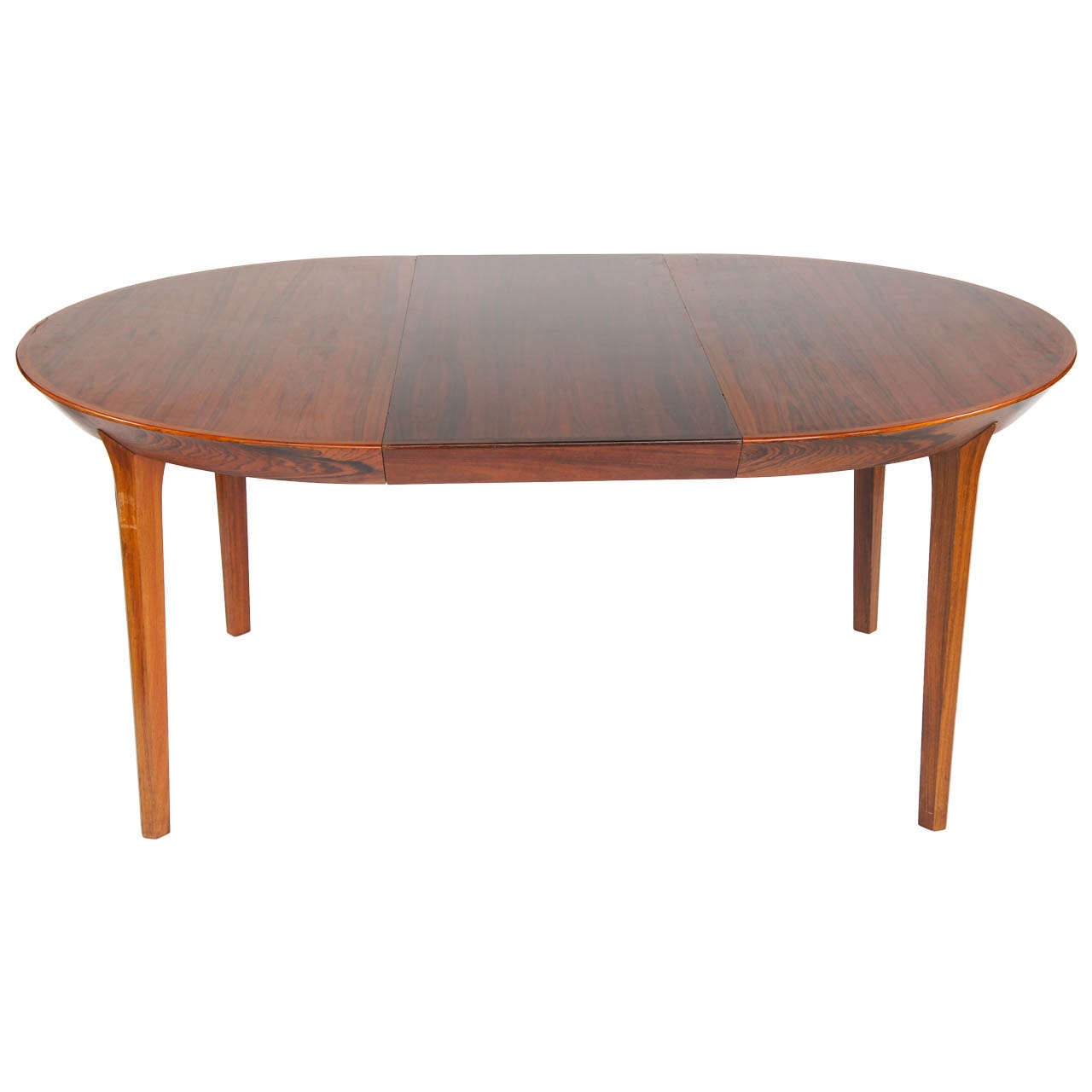 A Lovely Table of Rosewood with 2 Leaves.
Beautiful Leg Details with Amazing Form
