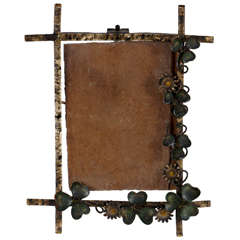 A Charming Clover Leaf Frame 2