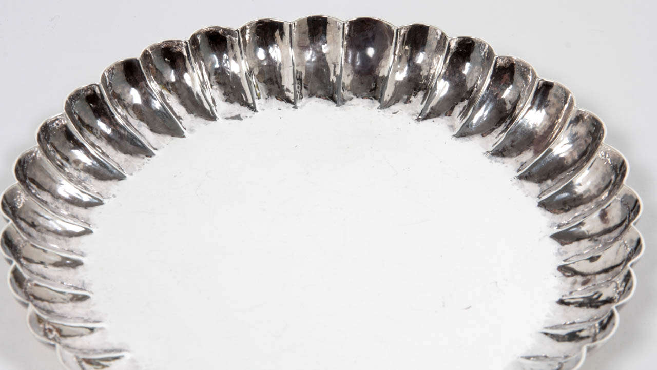 Josef Hoffmann Wiener Werkstätte Fluted Silver Candy Dish circa 1925 In Excellent Condition For Sale In New York, NY