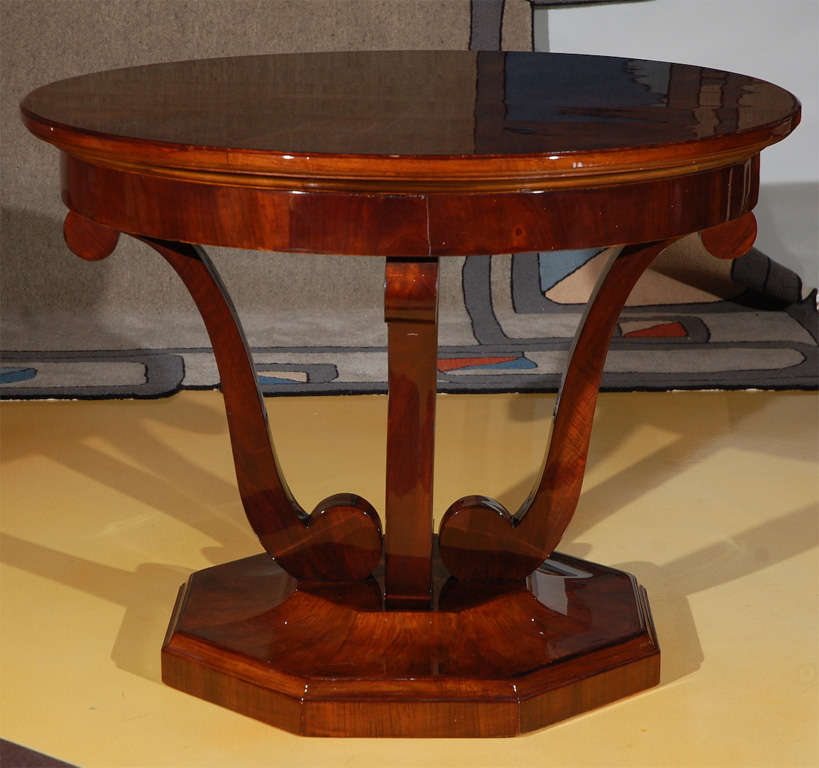 Art Deco Tulip Base Table For Sale at 1stDibs