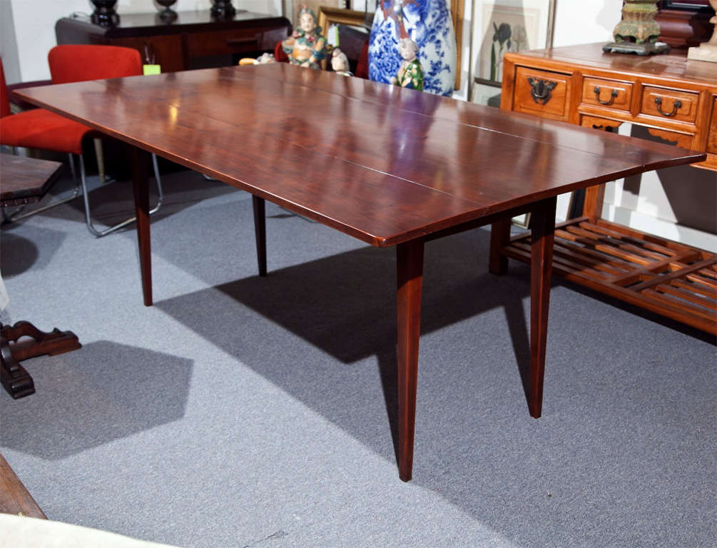 Cherry Wood Dining Table with Drop leaf In Good Condition In Stamford, CT