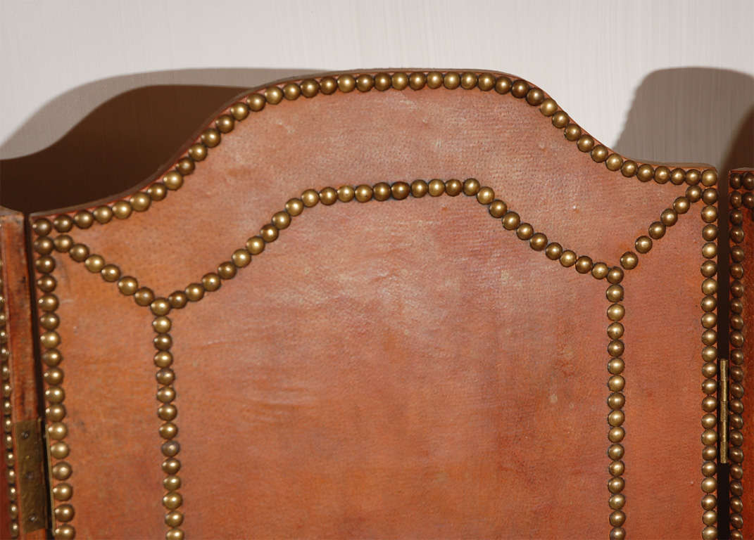A 4-Panel Leather Screen with Nailhead Trim In Good Condition In New York, NY