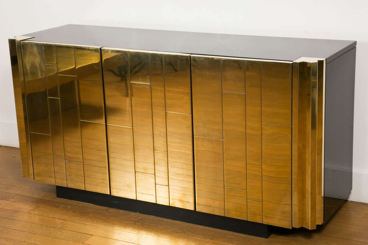 Brass and Black Lacquered Sideboard by L. Frigerio, circa 1975  In Good Condition In Paris, FR