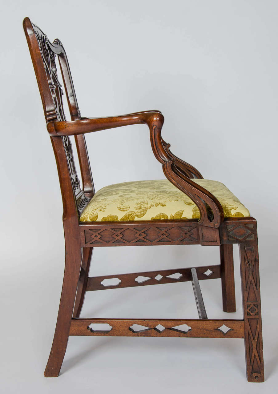 Carved Set of Six 19th Century Centennial Dining Chairs For Sale