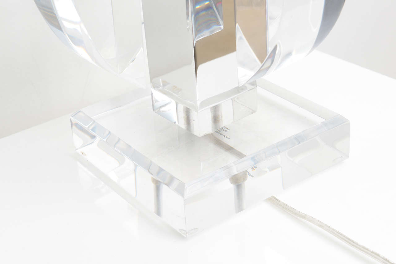 Mid Century Modern Hi-End Karl Springer Style Sculptural Lucite Table Lamp 1