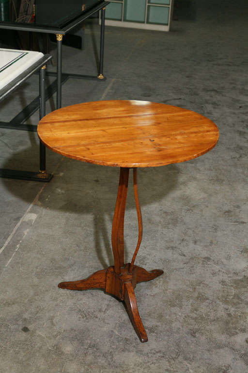 Fruitwood Early 19th century Itailan Fruit wood Tilt top table