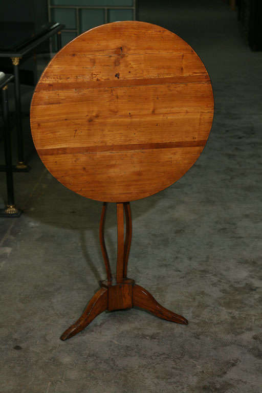 Early 19th century Itailan Fruit wood Tilt top table 4