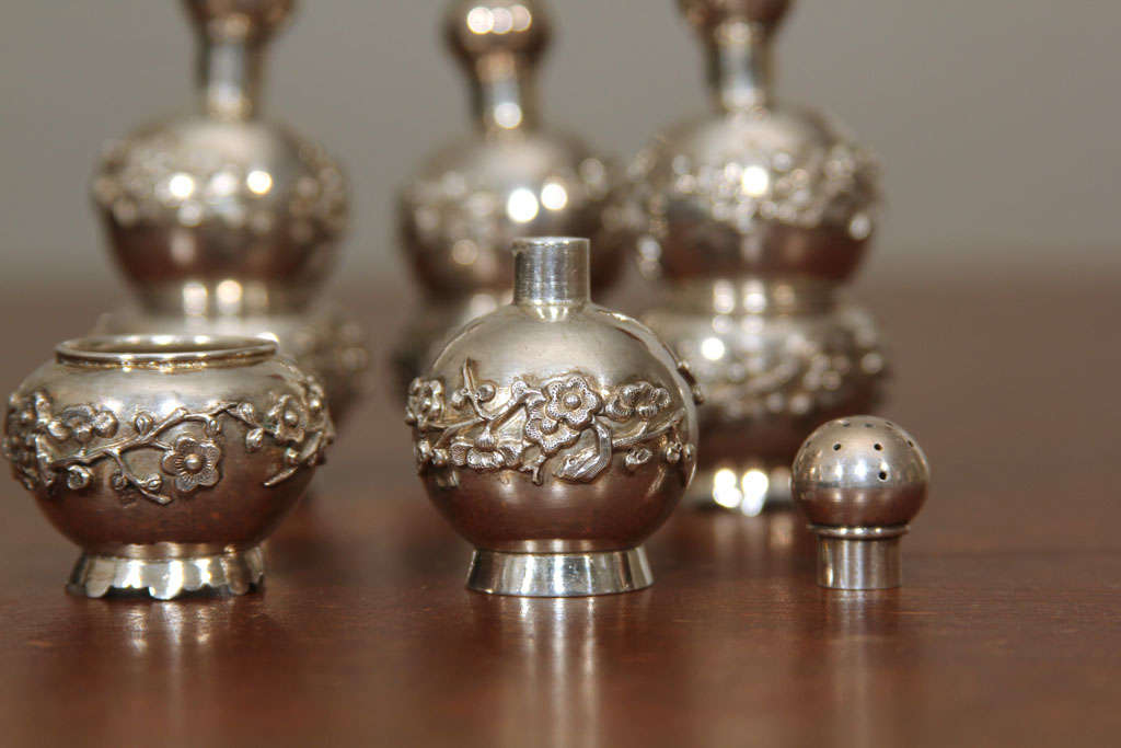 Set of 4 Japanese Silver Salt and Pepper Cellars For Sale 2