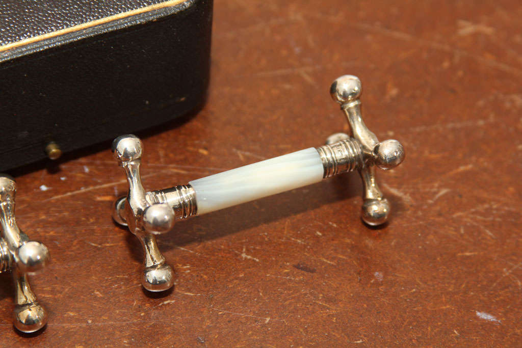 English Sterling and Mother-of Pearl Knife Rests For Sale 6