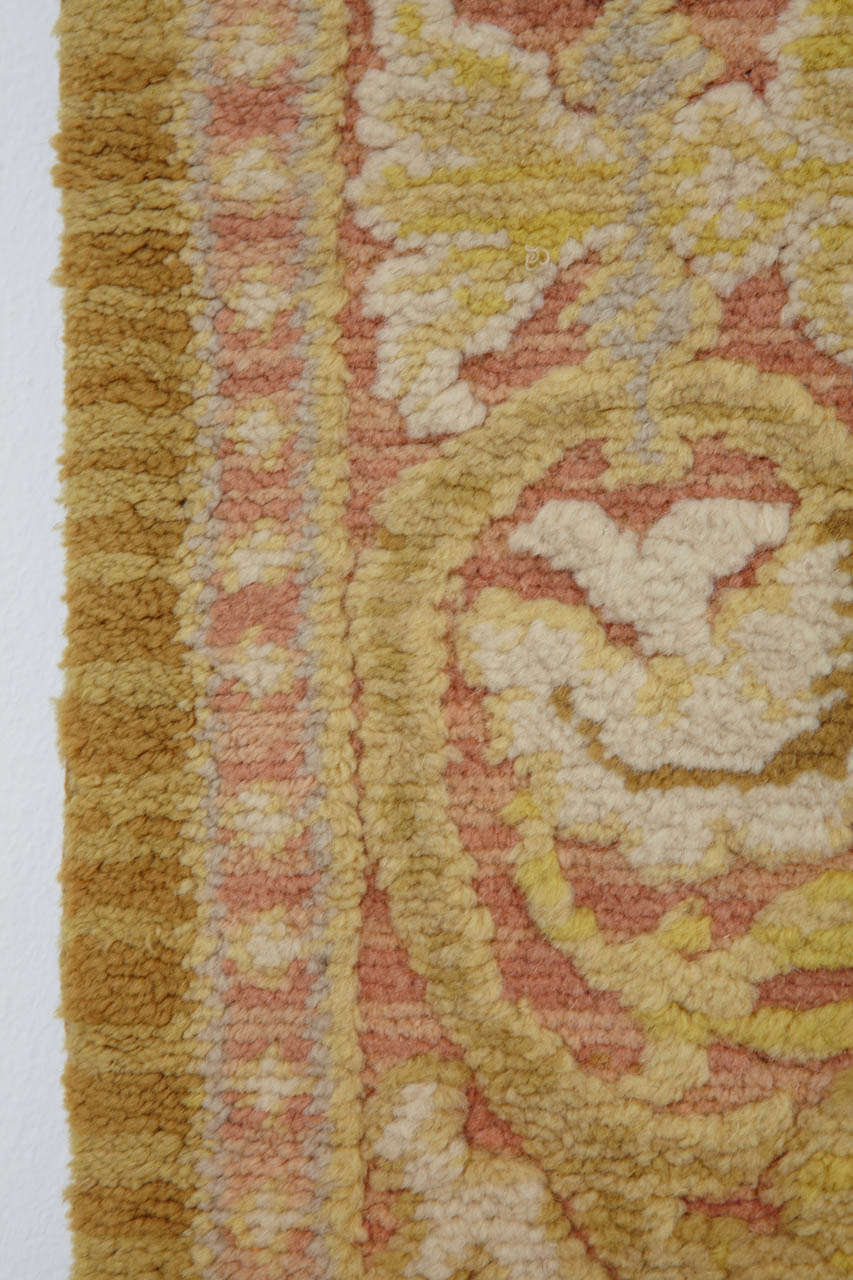Alfombra española vintage de Cuenca con diseño de palmetas renacentistas en Excelente estado para la venta en Milan, IT