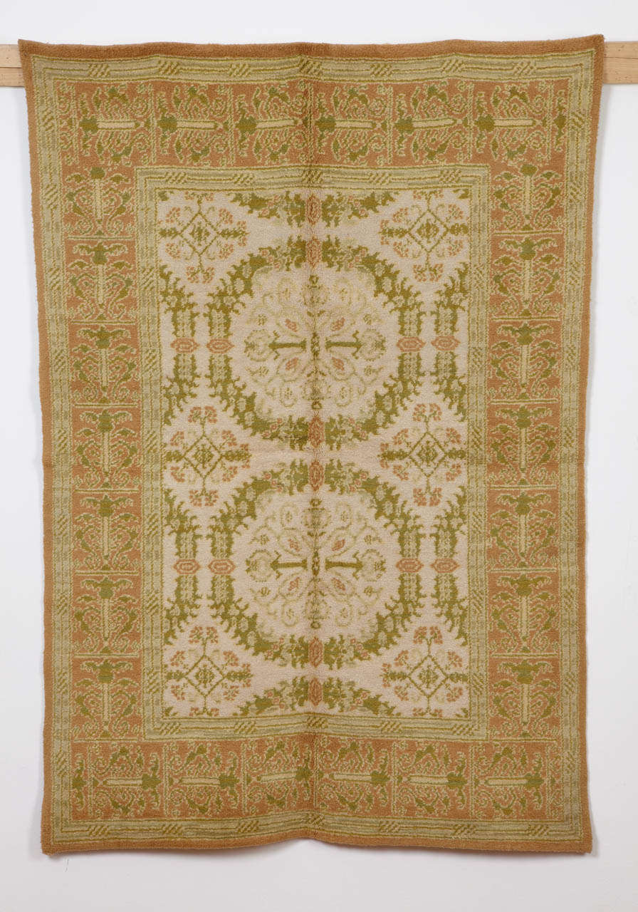 Oushak Tapis Cuenca espagnol vintage avec motif de couronnes de la Renaissance en vente