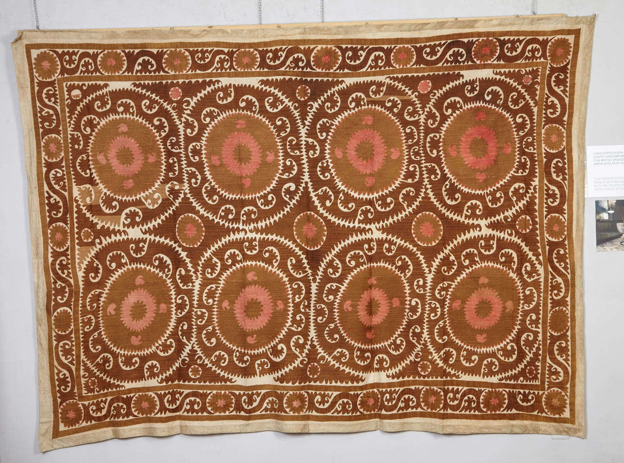 Suzani texitle