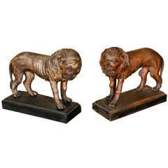 Antique A Near-Pair of Italian Carved Figures of Lions circa 1770