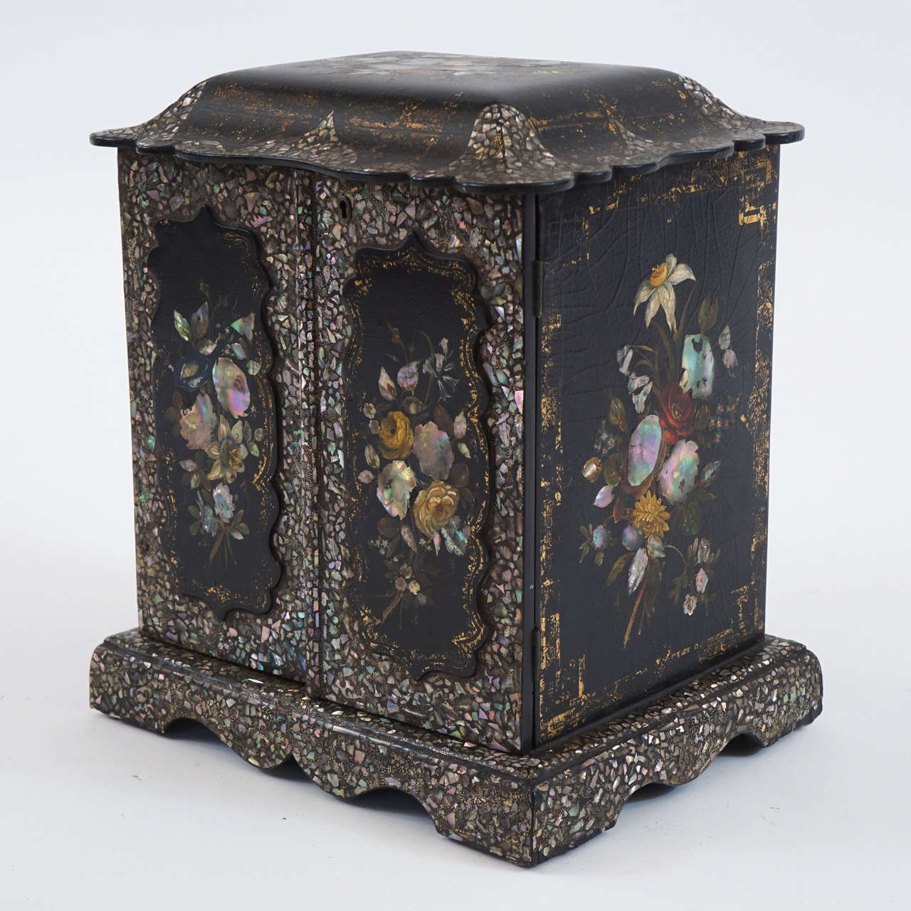 Papier-Mâché and Mother-of-Pearl Table Cabinet, England circa 1850 3