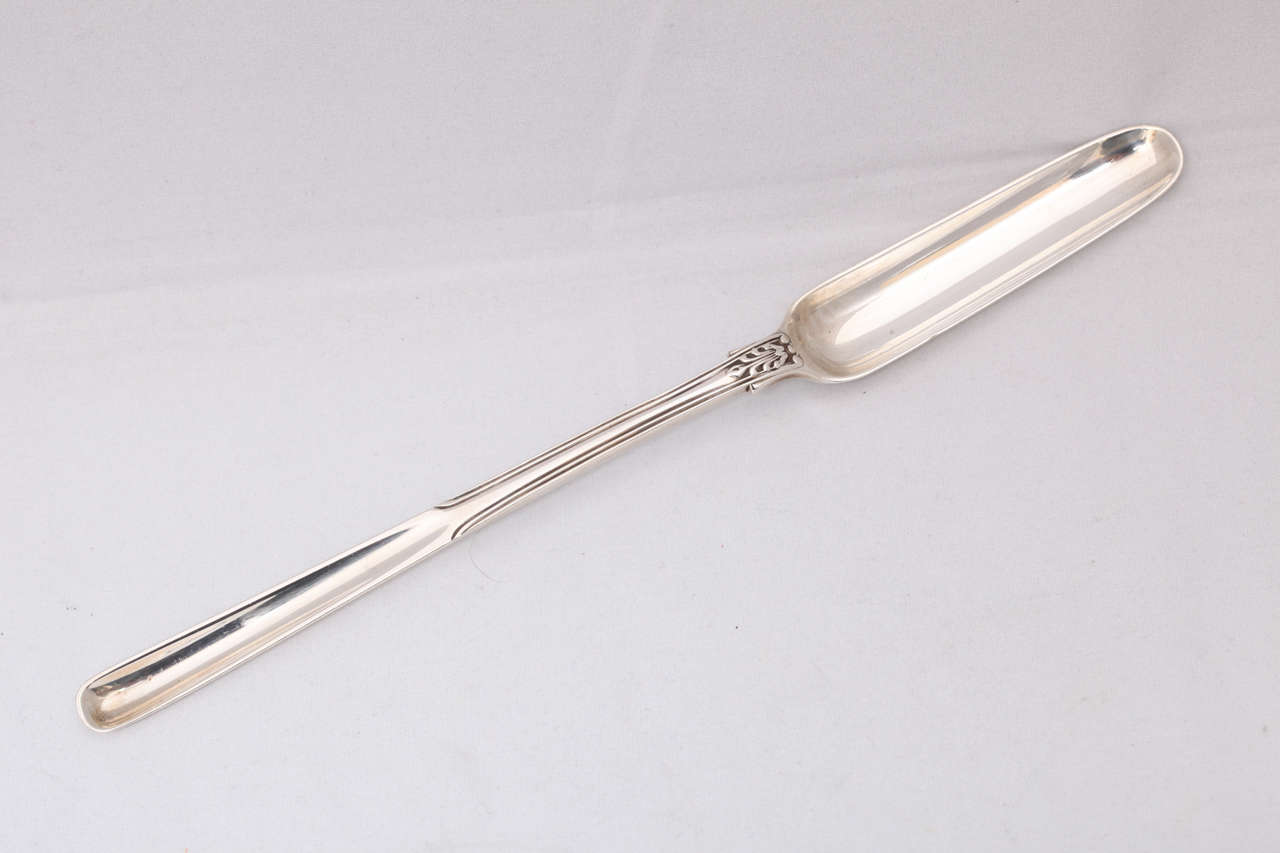 William IV, sterling silver, double-sided marrow scoop, London, 1836, Mary Chawner - maker. Dimensions: 9 1/4 inches long x 1 inch wide at widest point x 3/4 inch high when lying flat; weighs 1.715 troy oz. Excellent condition.