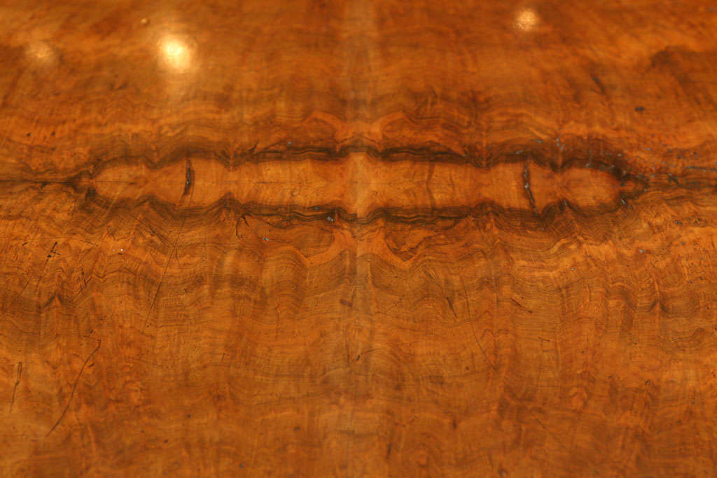 English Walnut Center Table In Good Condition For Sale In Hudson, NY