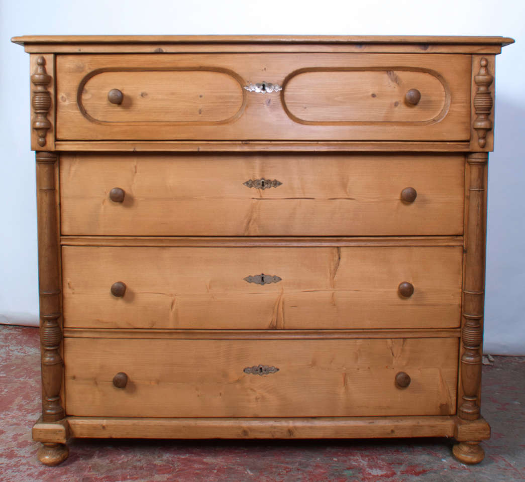 Pine Chest of Drawers