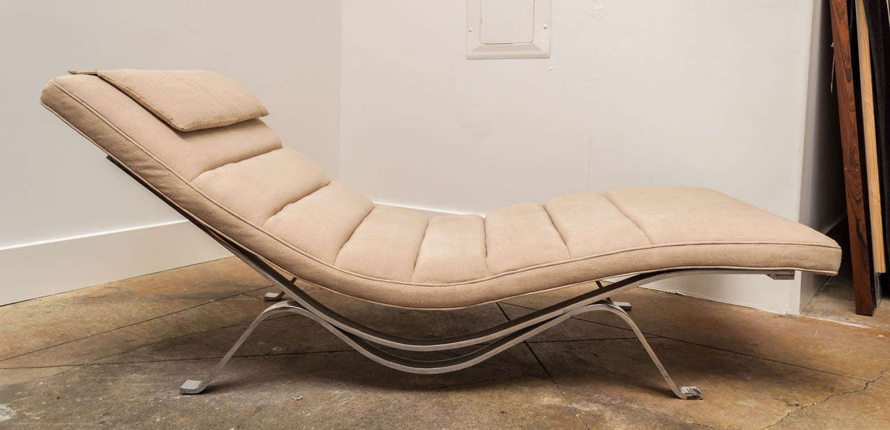 Nelson Chaise Lounge For Sale at 1stdibs