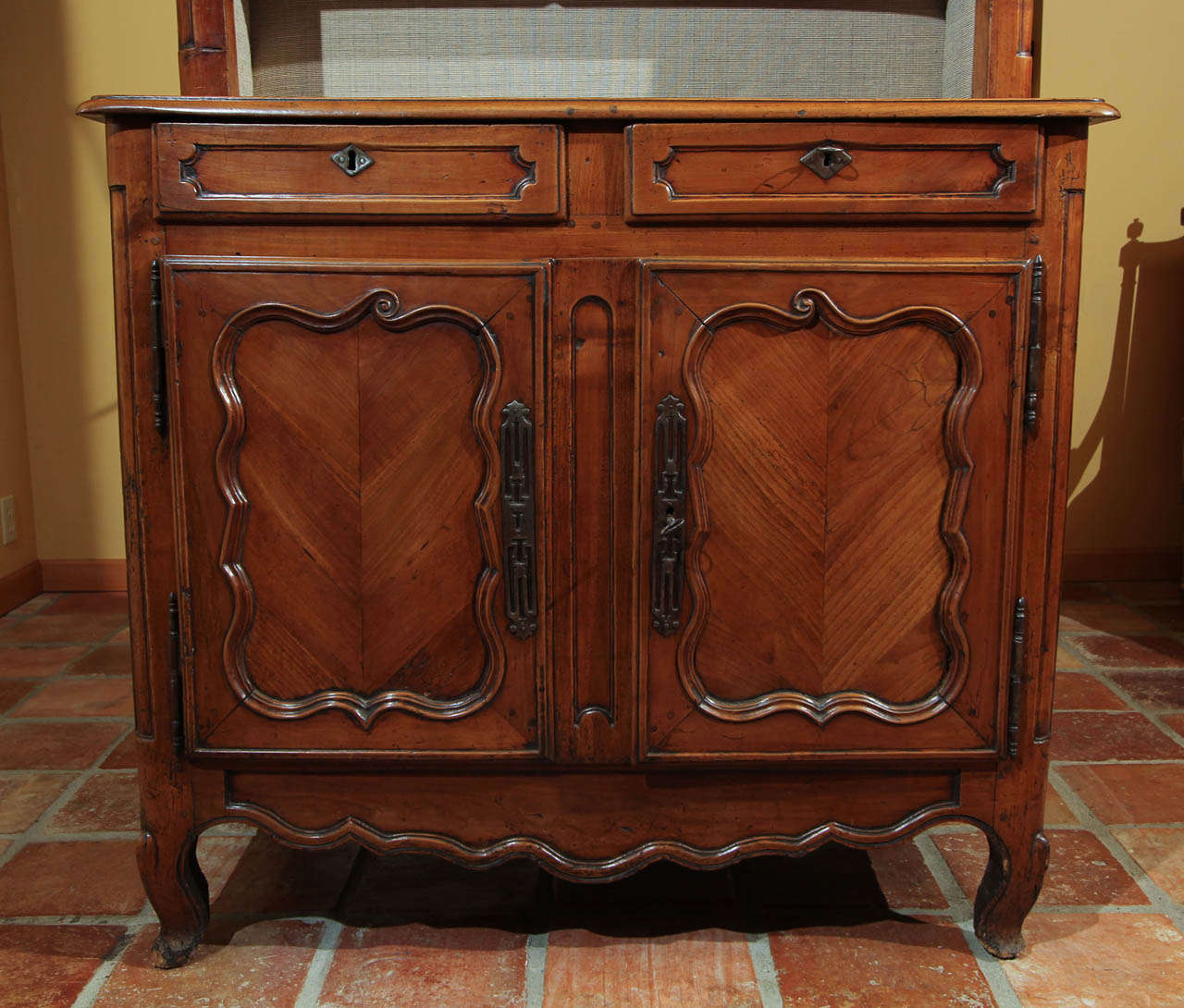 French Louis XVI Cherry Vassellier or Dresser In Excellent Condition For Sale In Kirkland, WA