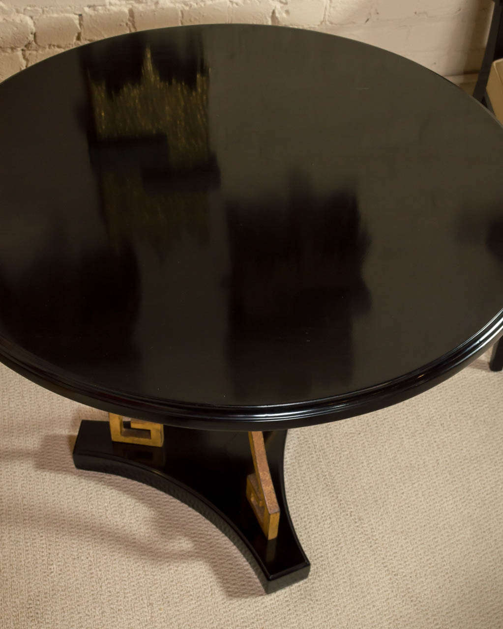 Mid-20th Century Neoclassical Round Lacquered Table